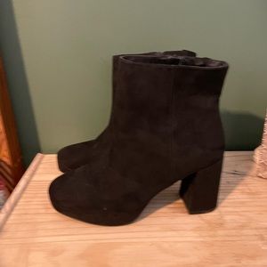 Velvet Chunky Boot, Wide 9.5